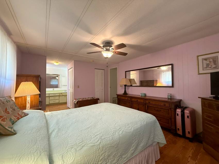 36 Kingsport Ave a Palmetto, FL Mobile or Manufactured Home for Sale